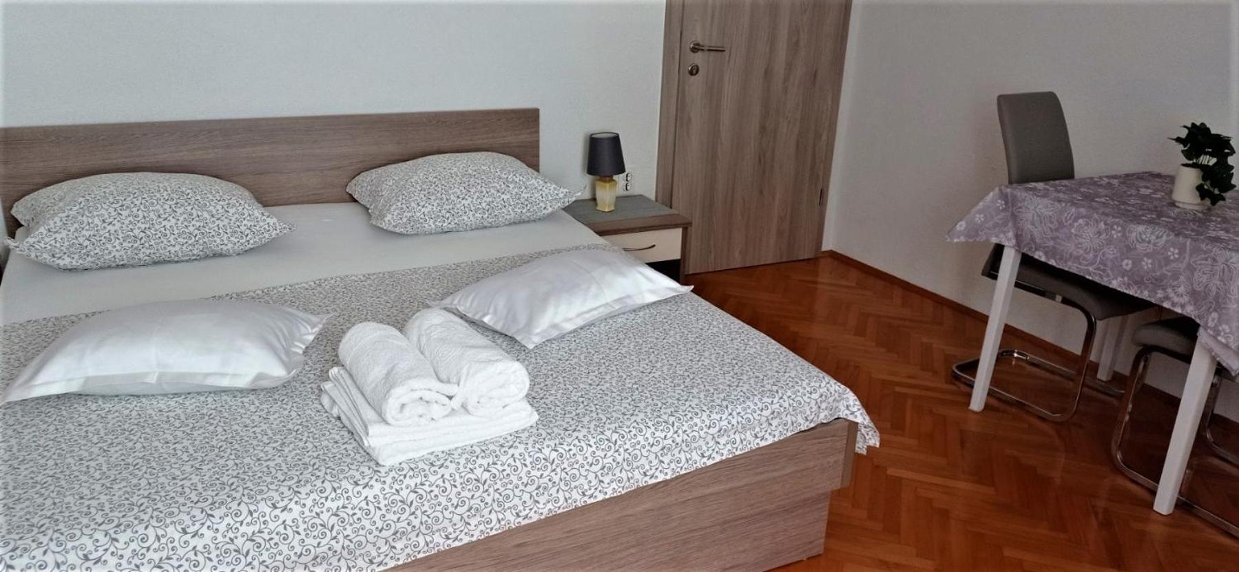 Apartmani Marta Tučepi Kültér fotó