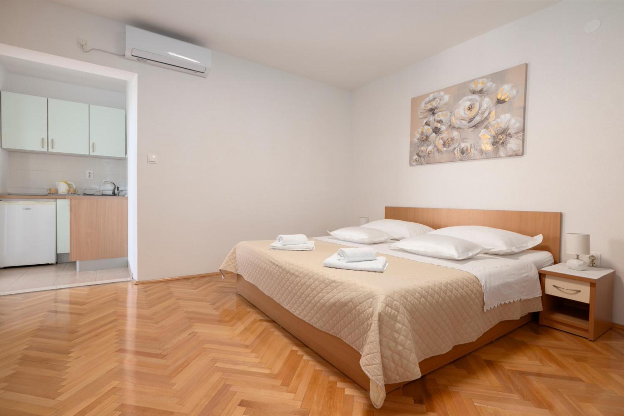Apartmani Marta Tučepi Kültér fotó