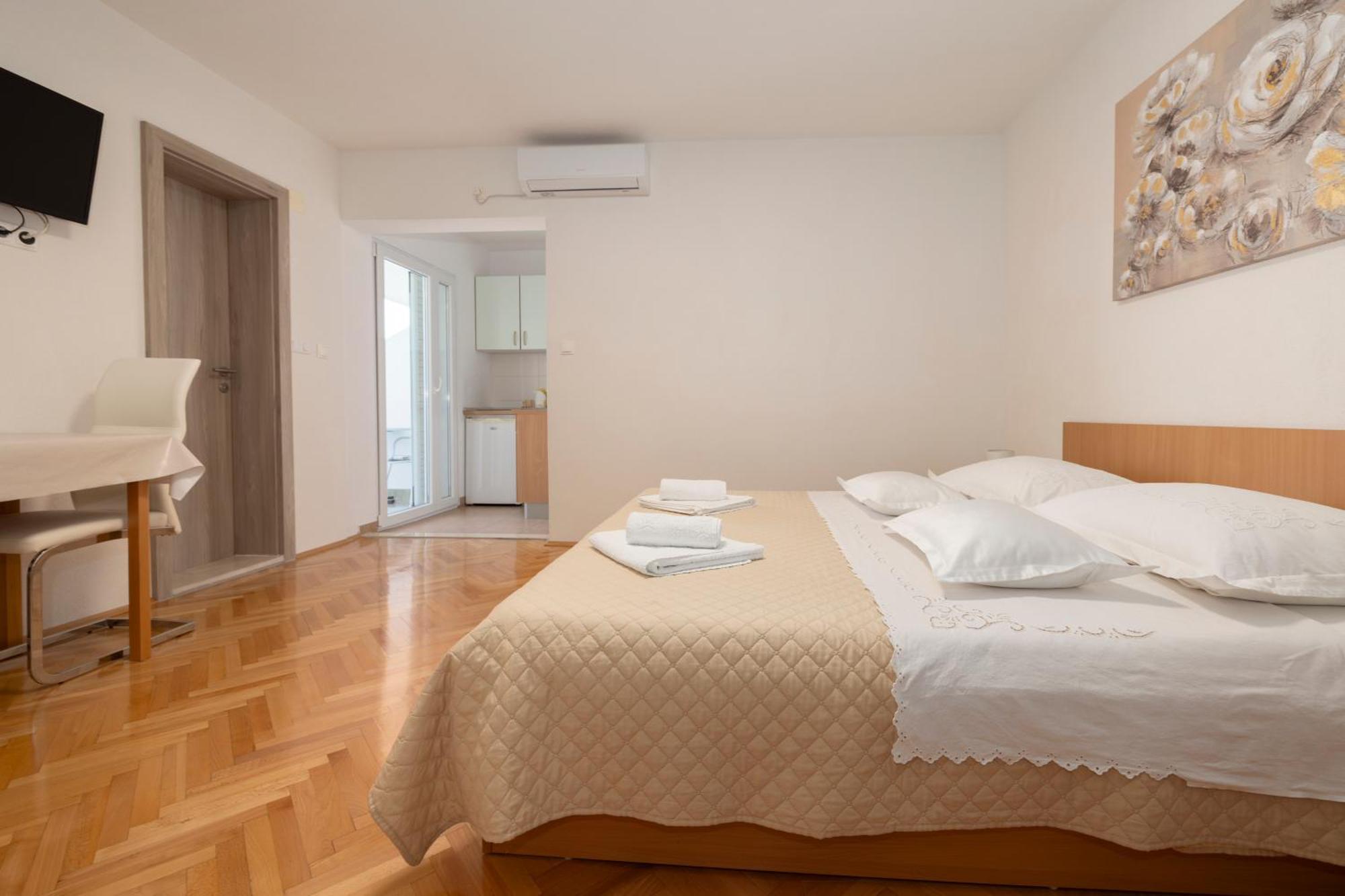 Apartmani Marta Tučepi Kültér fotó