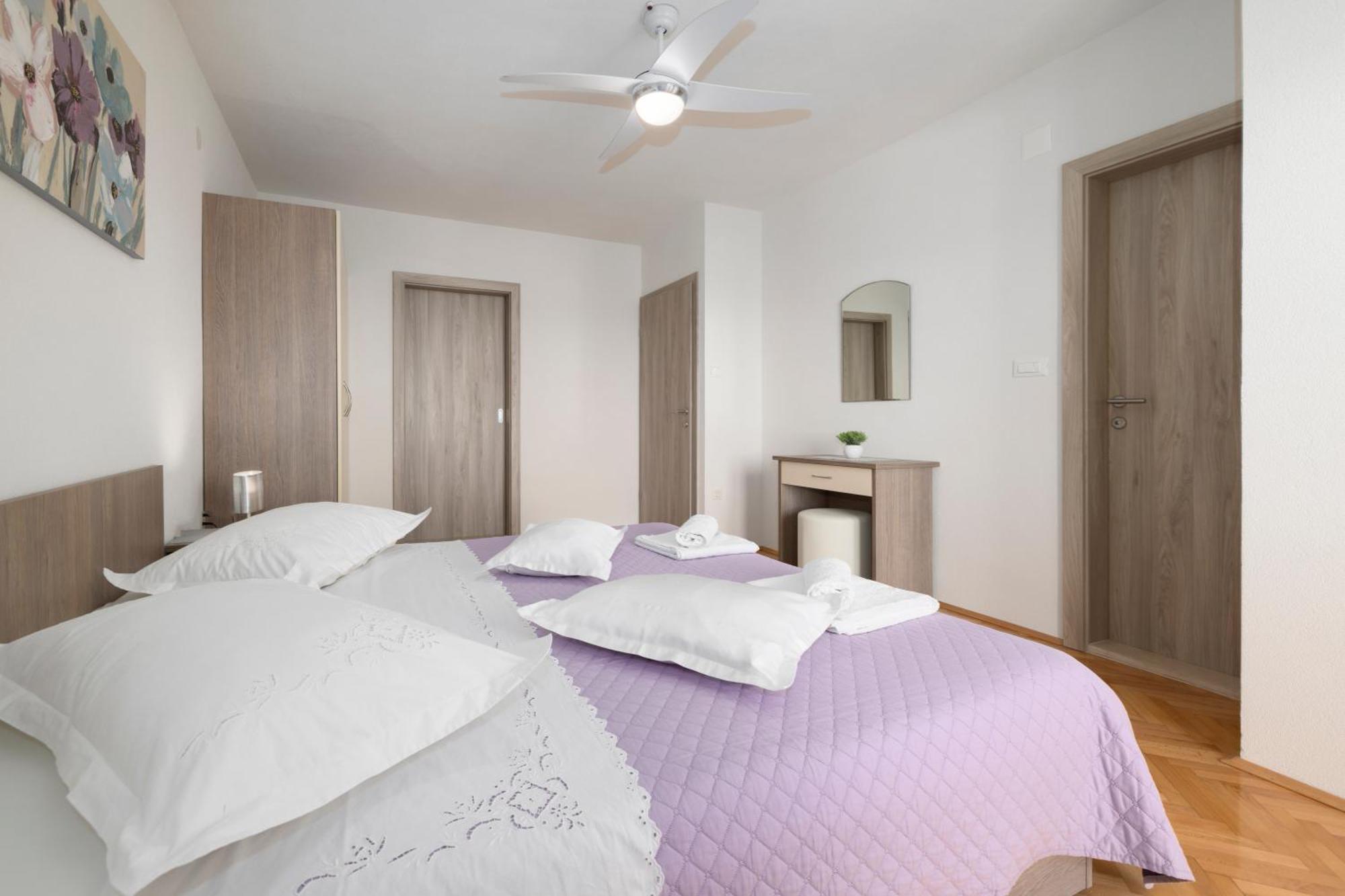 Apartmani Marta Tučepi Kültér fotó