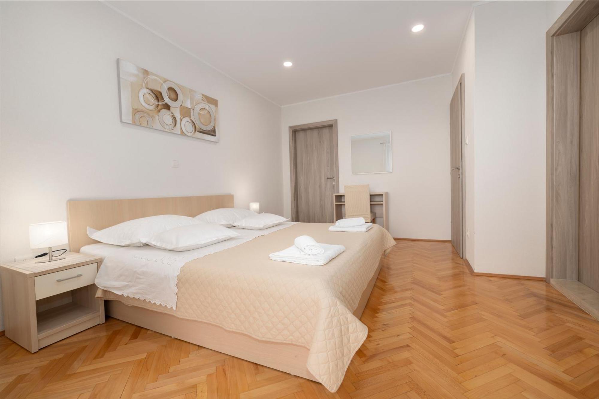 Apartmani Marta Tučepi Kültér fotó