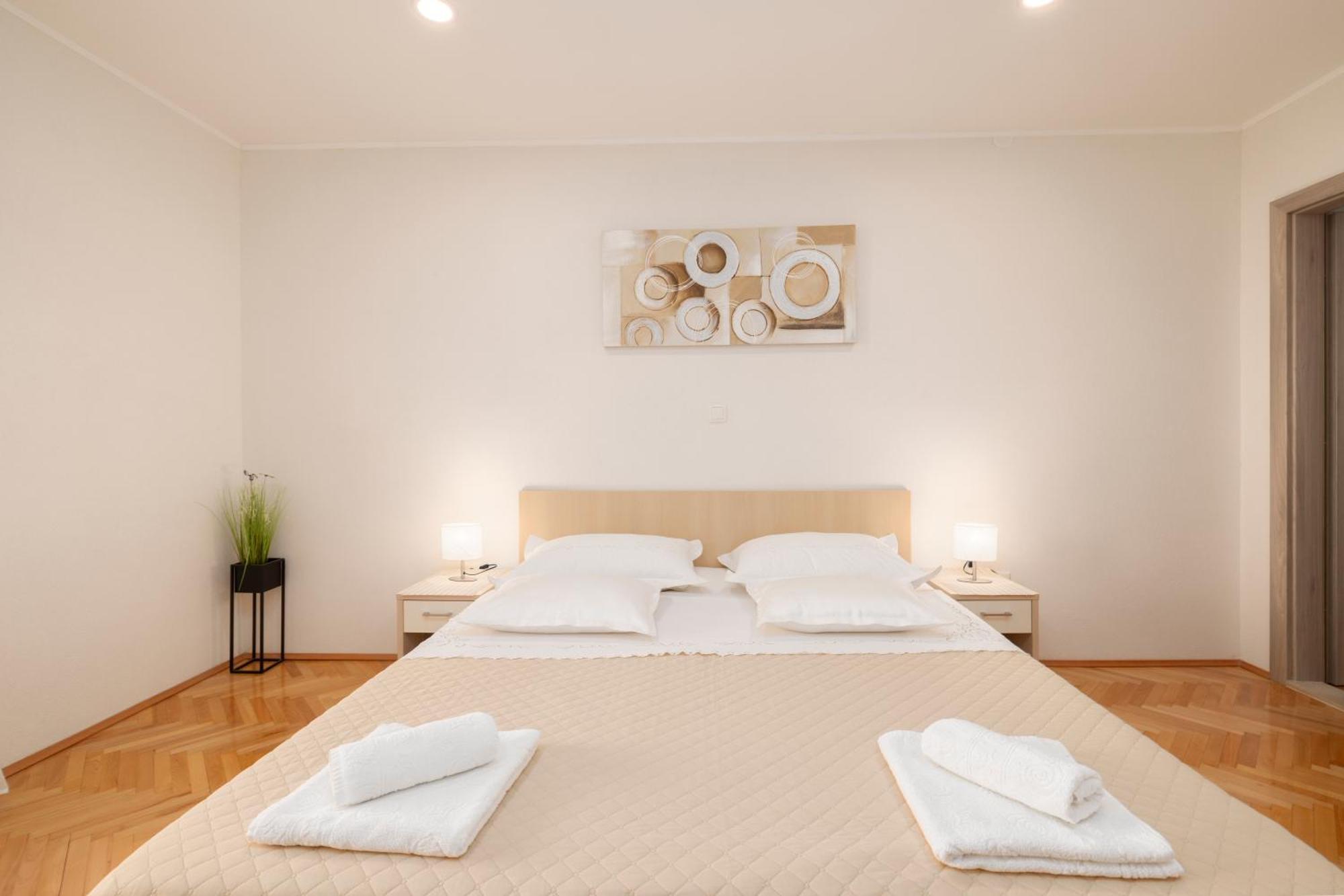 Apartmani Marta Tučepi Kültér fotó