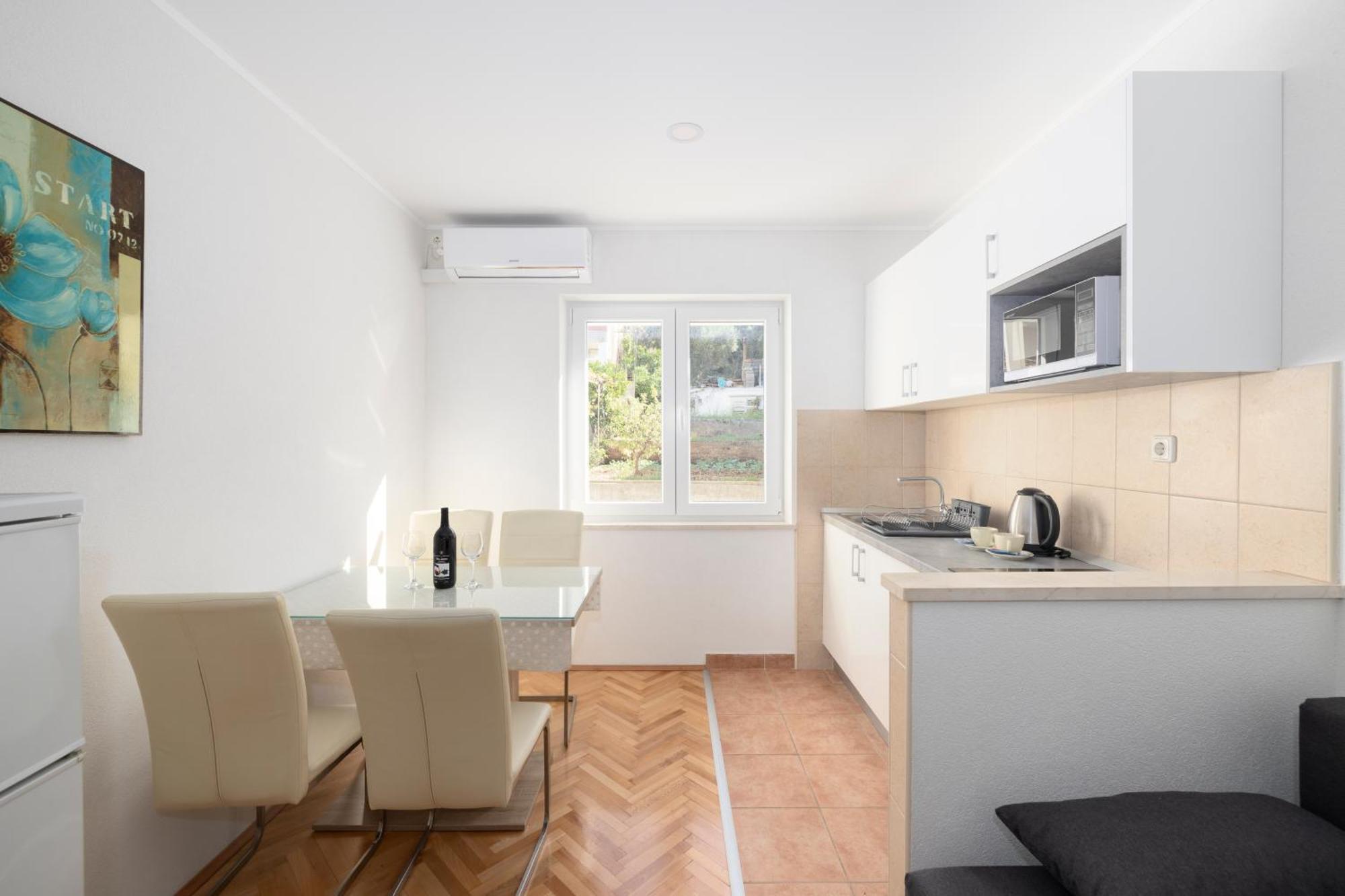Apartmani Marta Tučepi Kültér fotó
